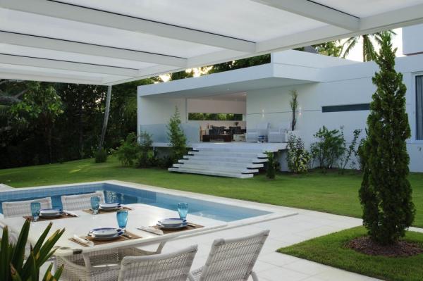 1296662406housecarqueija0111000x665600_399