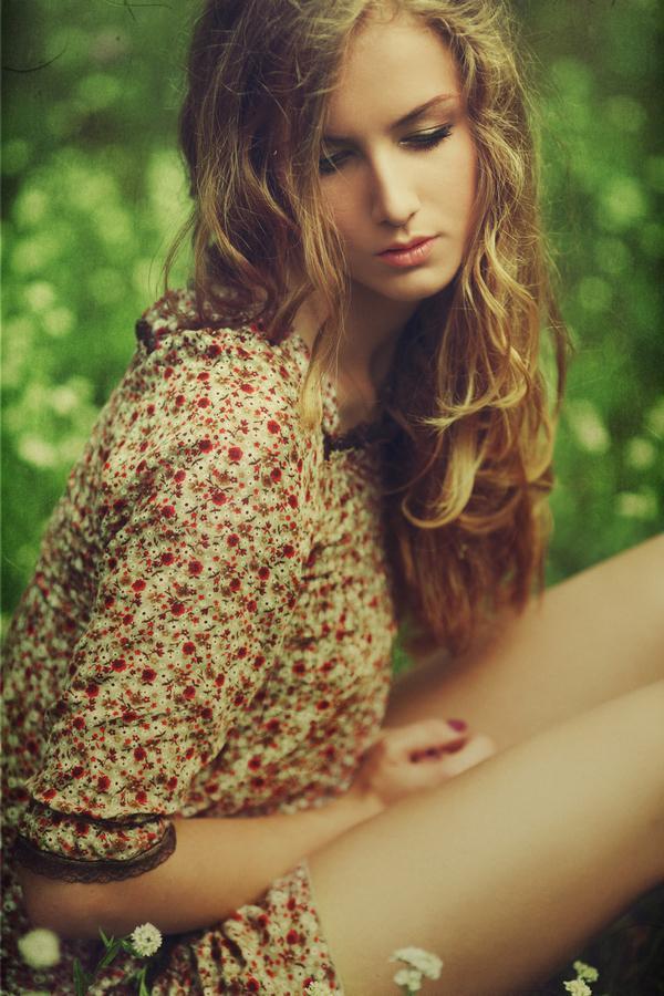 copyright by HolaVN.com, by holavn, green house, sexy girl
