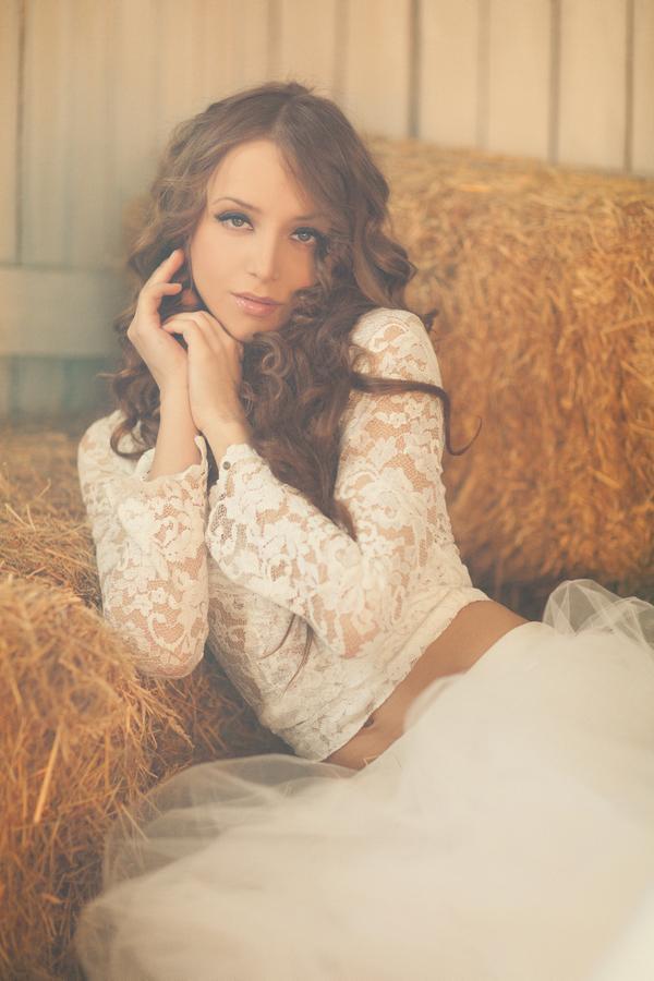 copyright by HolaVN.com, by holavn, green house, sexy girl