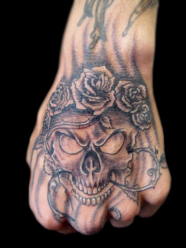 Skull và hoa hồng hình xăm - 100 ảnh vui nhộn Skull Tattoo Designs <3 <3