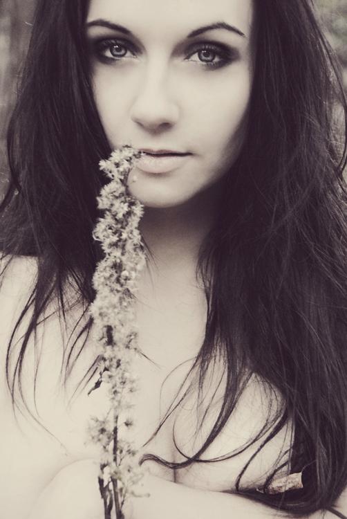 flower_in_her_hand_by_promis_by_annikenhannevik_502_750