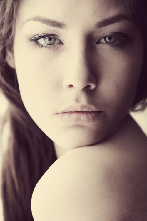 her_eyes_by_promis_by_annikenhannevik_500_750