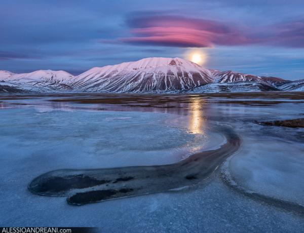 pink moonrise_by_Alessio Andreani600_460