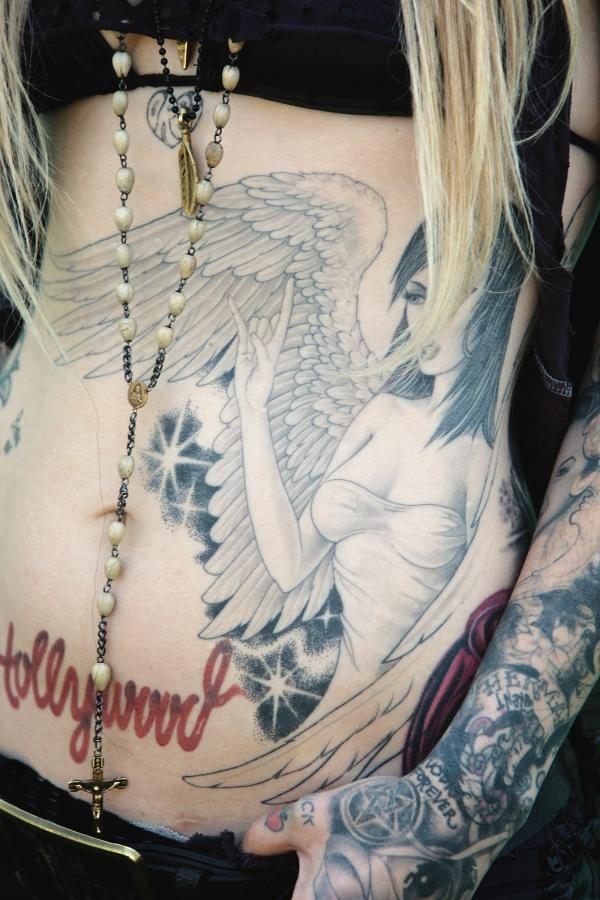 Thiên thần cô gái bởi Kat Von D - 60 Thánh Thiên thần Tattoo Designs <3 <3
