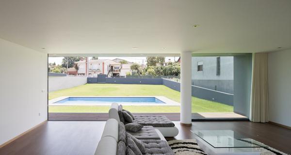 S.-Roque-House-I-by-Bruno-Armando-Gomes-Marques-2