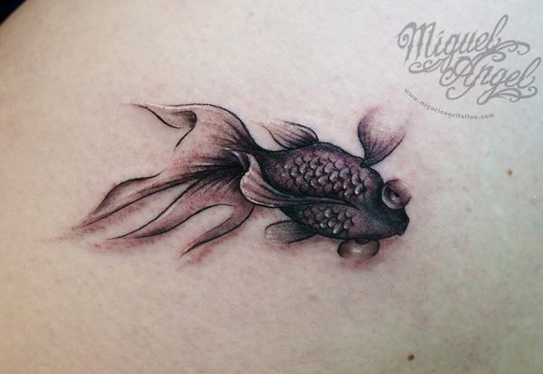 Nhỏ cá vàng hình xăm (ít hơn 2 inches) - 50 ảnh vui nhộn Fish Tattoo Designs <3 <3