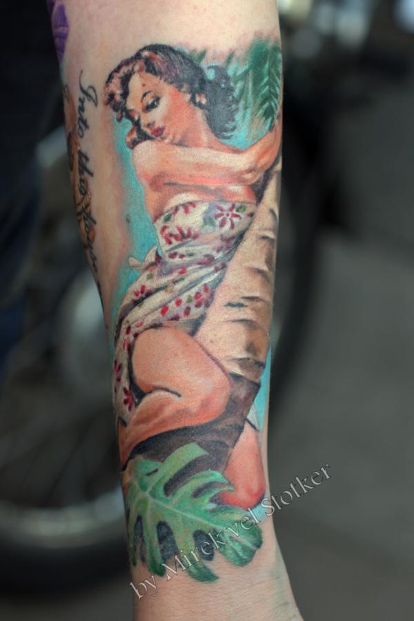 32 pin up girl tattoo by mirek vel stotker600_899