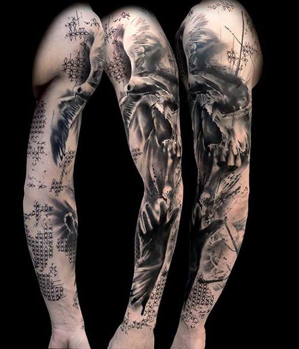 Ảo Full Sleeve Tattoo - Hình xăm được miêu tả như một mặt là để nắm bắt được một con chim bay, trong phong cách tưởng tượng đen tối.