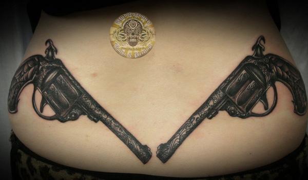 trường học cũ revolver Chicano - 35 ảnh vui nhộn Gun Tattoo Designs <3 <3