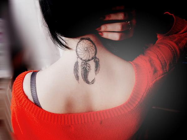 Dreamcatcher hình xăm trên cổ - 50 Dreamcatcher Tattoo Designs Phụ nữ <3 <3