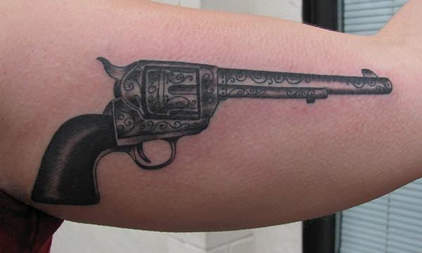 Revolver Gun Tattoo - 35 ảnh vui nhộn Gun Tattoo Designs <3 <3