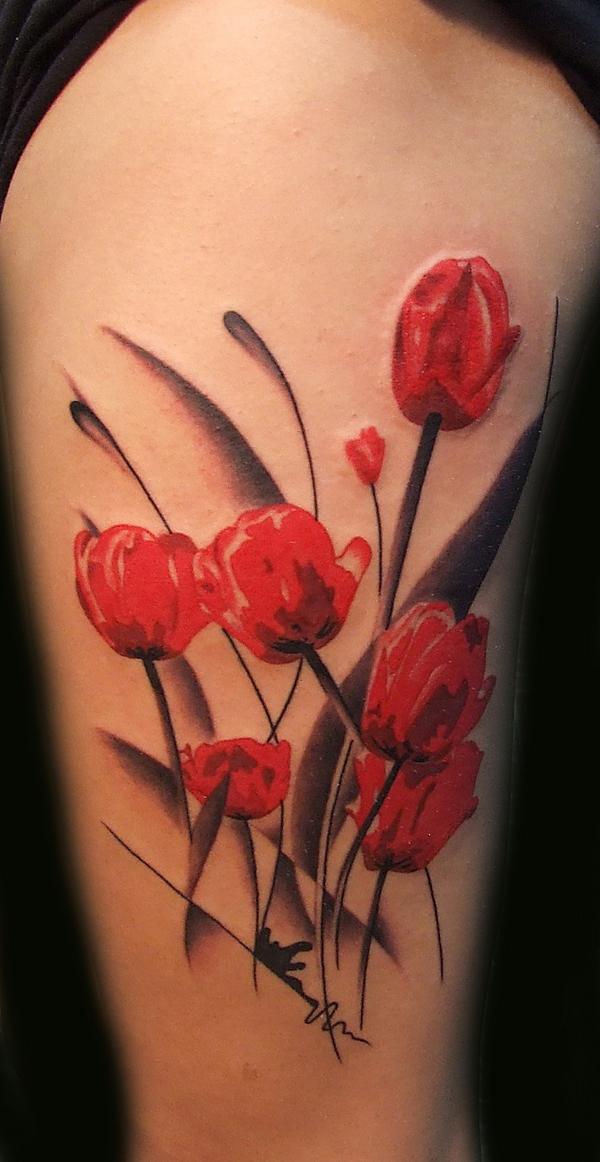tulip xăm màu đỏ - Một trong những bông hoa phổ biến nhất ở châu Âu trong thế kỷ 17.  tulip màu đỏ tượng trưng cho tình yêu đích thực.