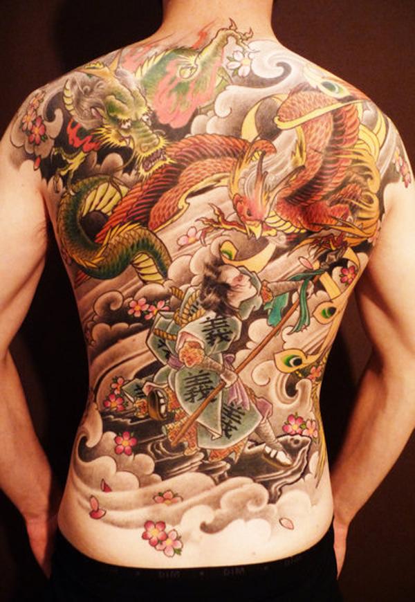Dragon Tattoo - Trong văn hóa Trung Quốc, mọi người thờ phượng con rồng cho mưa và thời tiết tốt hơn cho thu hoạch tốt.  Trong văn hóa Nhật Bản rồng cũng là biểu tượng của sức mạnh siêu nhiên.