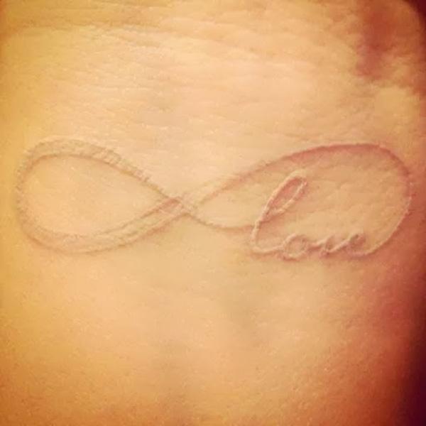 trắng mực yêu thương vô hình xăm - 45 Infinity Ý tưởng Tattoo <3 <3