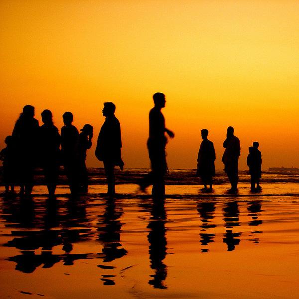 15 Hold me close, under the sunset