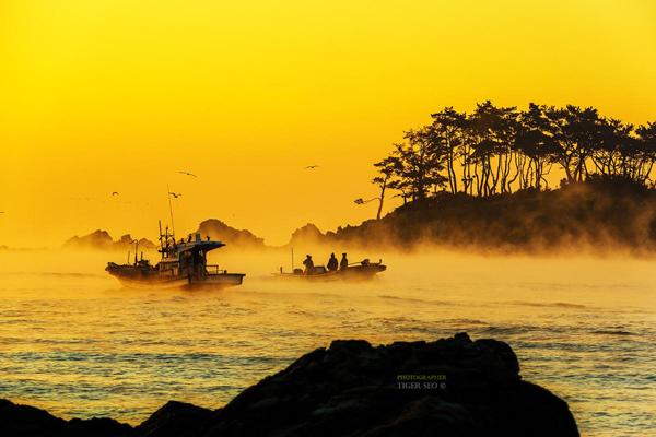 sea fog by Tiger Seo