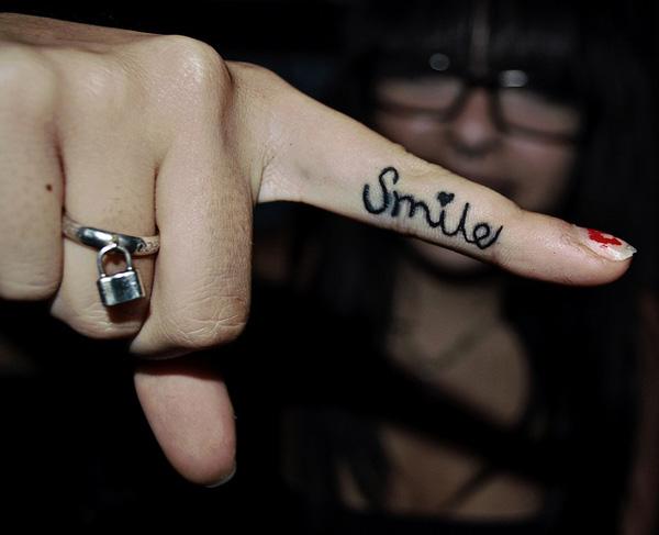 Nụ cười ngón tay Tattoo - 55+ dễ thương Finger xăm <3 <3