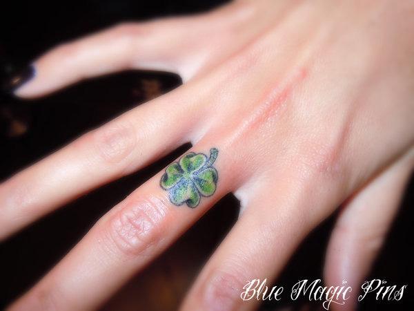 Ít Clover Finger Tattoo - 55+ dễ thương Finger xăm <3 <3