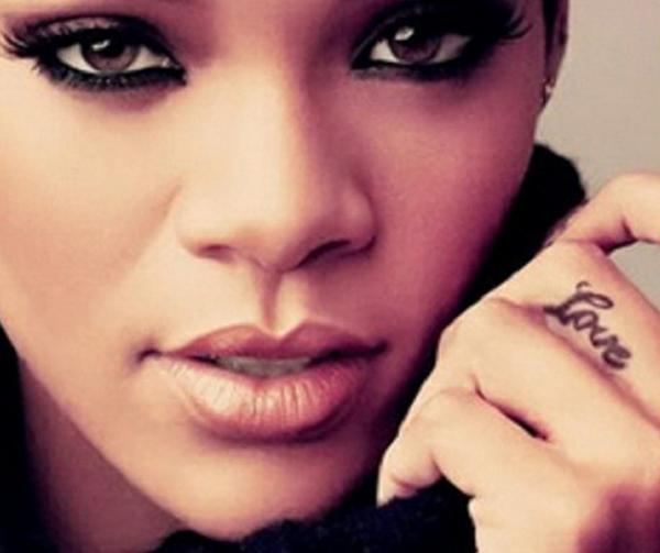 Rihanna yêu Finger Tattoo - 55+ dễ thương Finger xăm <3 <3