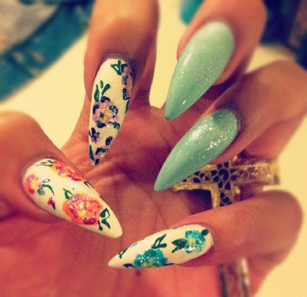 vintage flower stiletto nails