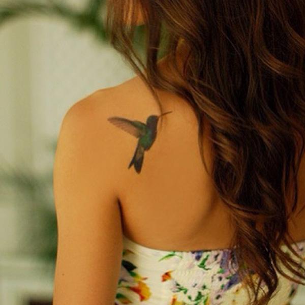 hình xăm chim ruồi nhỏ cho các cô gái - 55 tuyệt vời Hummingbird Tattoo Designs <3 <3