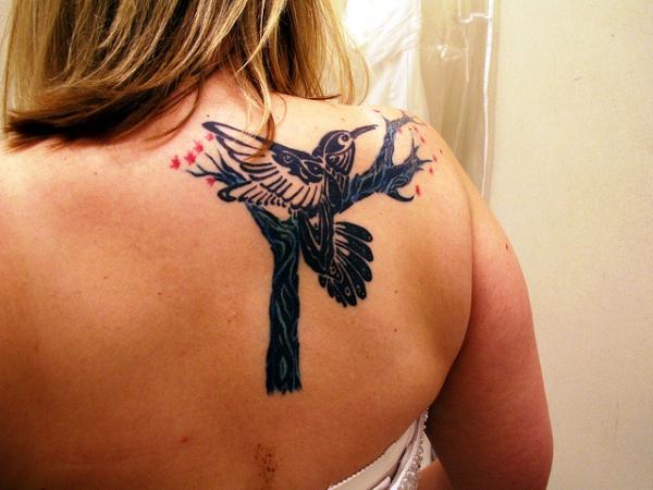 Hummingbird trên nhánh xăm - 55 tuyệt vời Hummingbird Tattoo Designs <3 <3