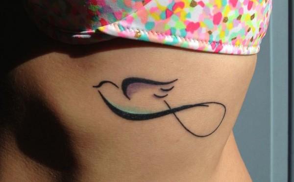 chim ruồi vô hình xăm trên sườn cho trẻ em gái - 55 tuyệt vời Hummingbird Tattoo Designs <3 <3