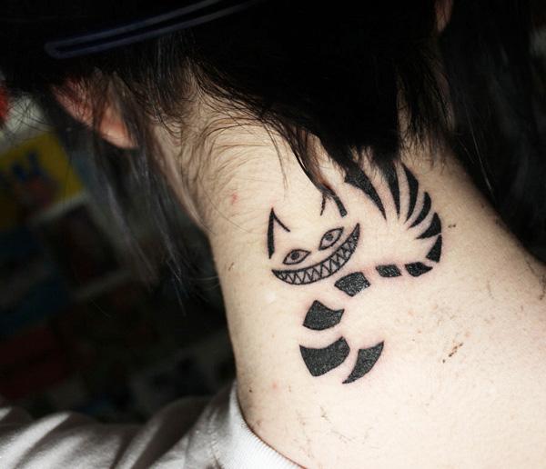 Wonderland on your neck…