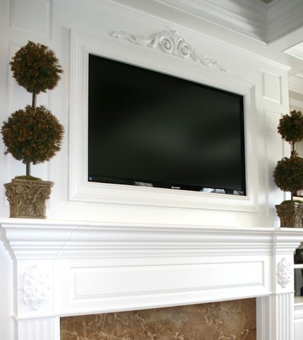 Easy And Inexpensive Ways To Decorate The Mantle Above
