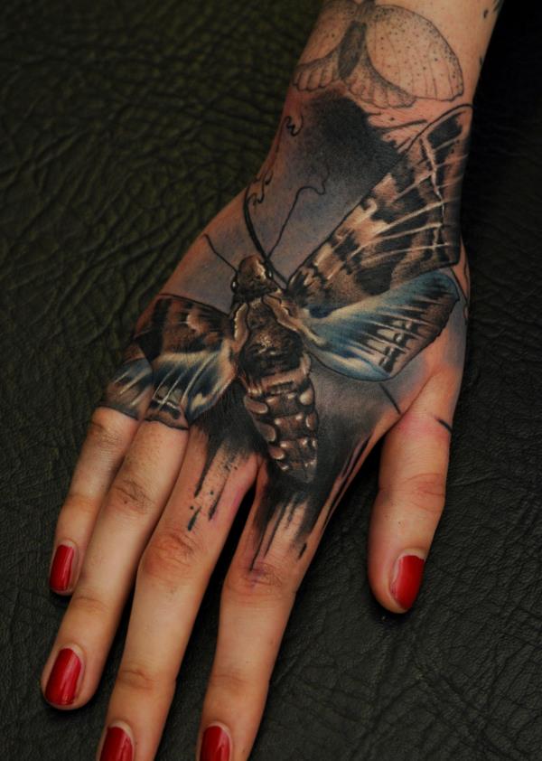 Bướm đêm Tattoo trên tay cho phụ nữ - 45+ bắt mắt hình xăm trên tay <3 <3