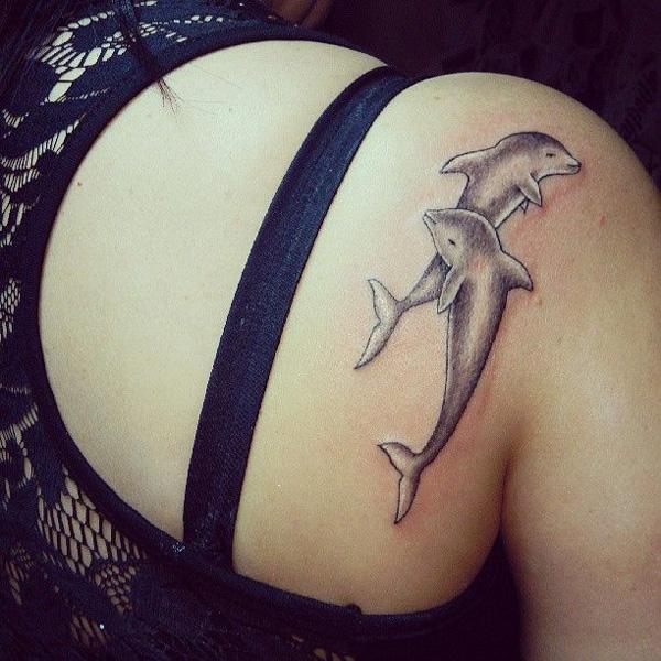 Dễ thương Dolphin Tattoo trên Trở lại - 40+ đáng yêu Dolphin xăm và ý nghĩa <3 <3
