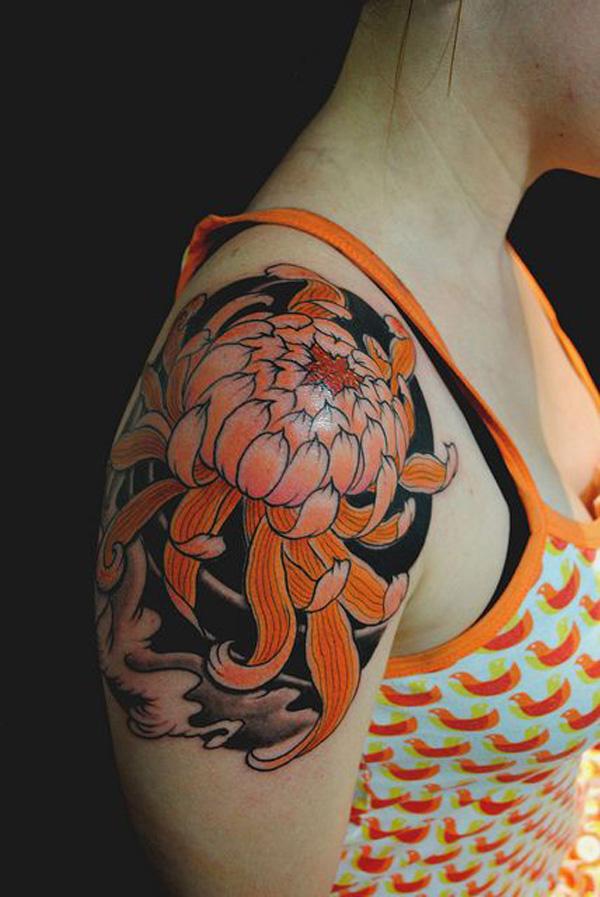 hoa cúc vai hình xăm - 40 đẹp Ý tưởng hoa cúc Tattoo <3 <3