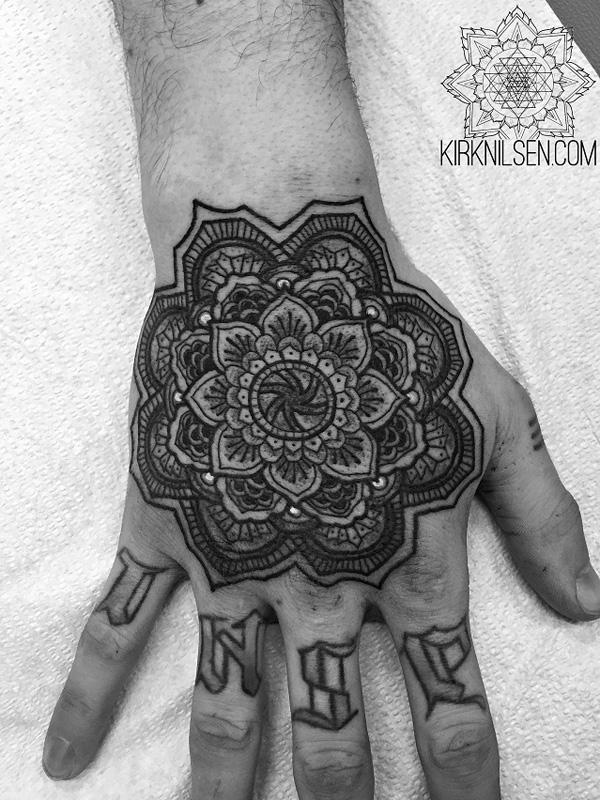 Mandala Tattoo trên tay - 30 + phức tạp Các Mandala Tattoo Designs <3 <3