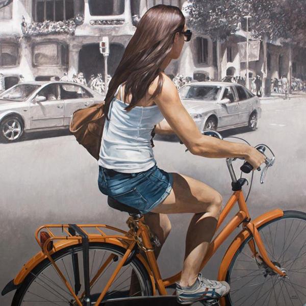 Marc Figueras is a young artist born in Barcelona in 1981 and trained at the Escola d’Arts i Oficis de Barcelona. His hyper-realistic paintings, typically depict anonymous persons before some of the most iconic landmarks of Barcelona, showcasing urban life in the streets.