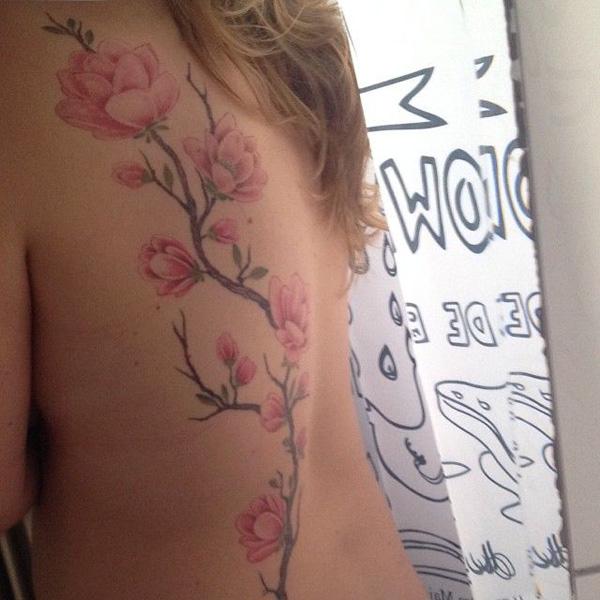 Magnolia hoa hình xăm trên lưng - 50 + Magnolia Flower Tattoos <3 <3
