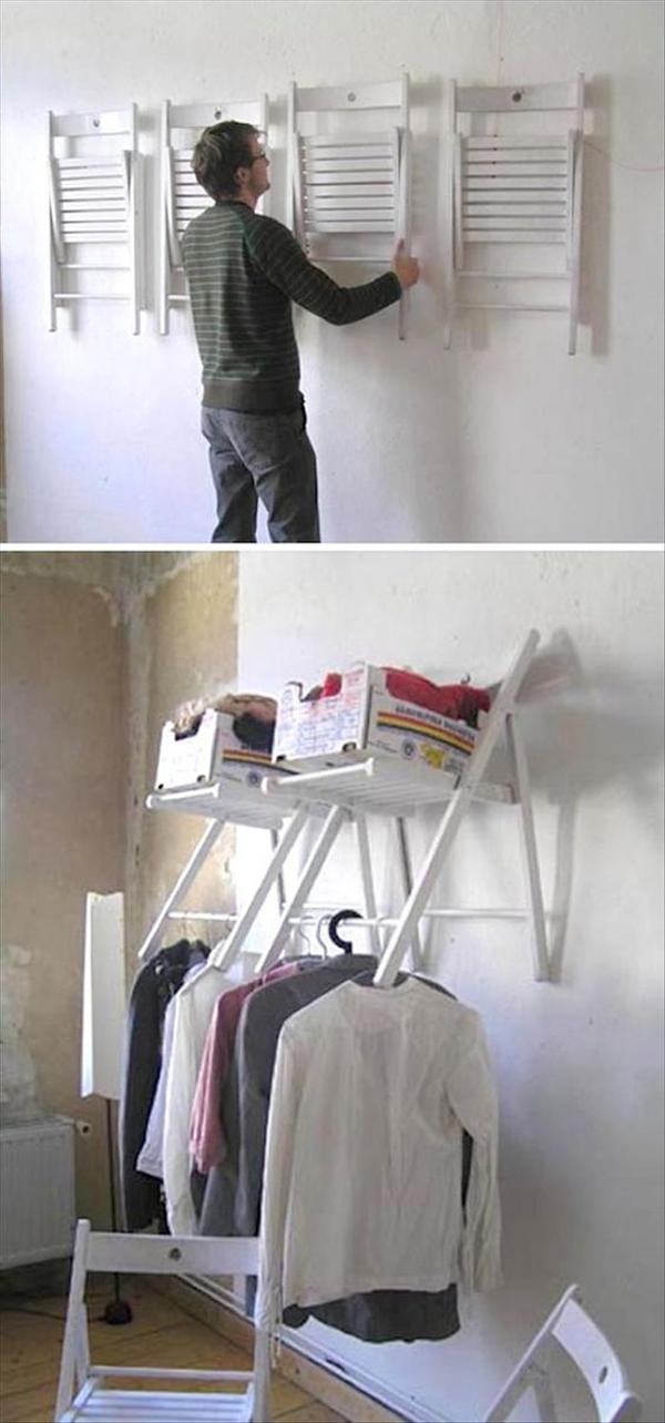 Of course, you can also recycle some old folding furniture that you’re not using anymore. This folding chair was used as a shelf and a clothes’ rack.