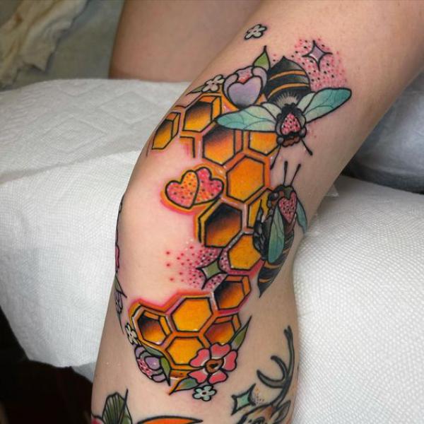 Honeycomb knee tattoo