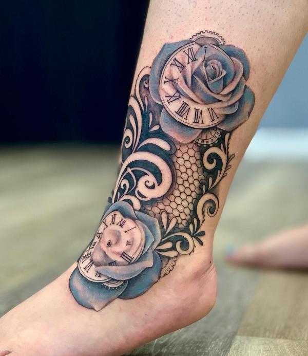 Rose in clock on honeycomb