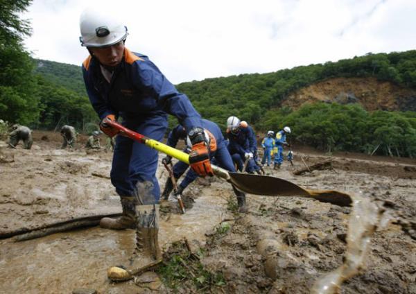 gd7668473policeofficers,fire4365600_424