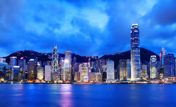 evening_at_victoria_harbor600_367