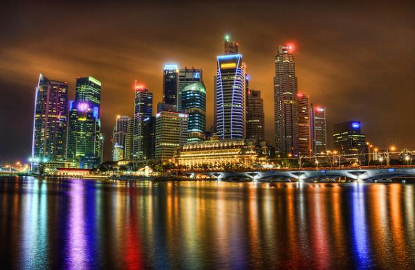 singapore_skyline_at_night2600_390