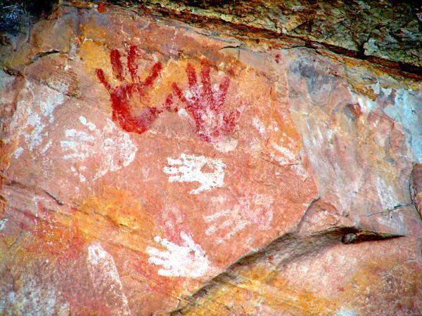hand_prints_at_double_stack_ruin600_450