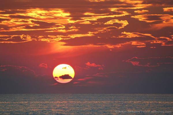 sunset_in_goa_by_anton_jankovoy600_399