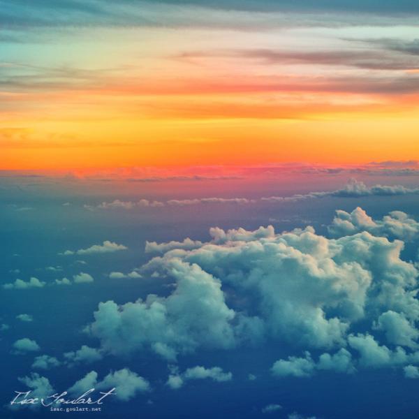 clouds_below_by_isac_goulart600_600