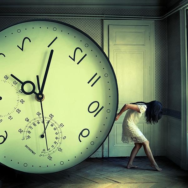 the weight of time_by_Julie de Waroquier600_600