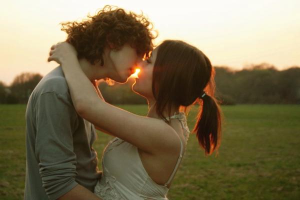 love_is_in_the_air_by_nikkothenerd600_400.jpg