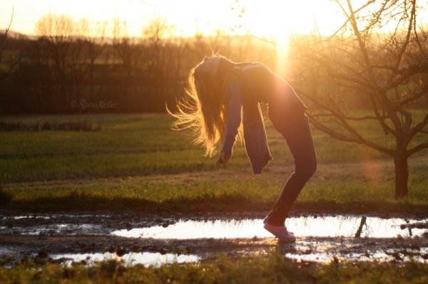 my_dreams_want_me_to_fall_by_Rona Keller600_399