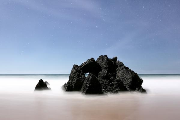 on moonlit_by_Carlos Resende600_400