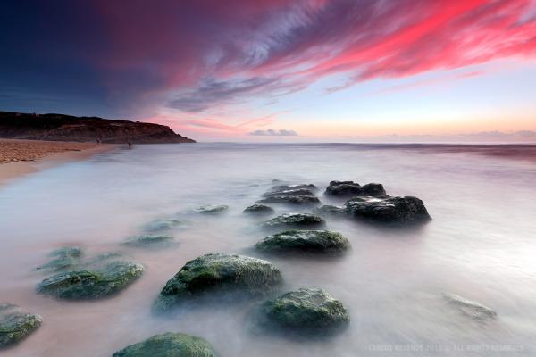under a red sky_by_Carlos Resende600_400
