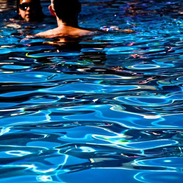 poolside_by_Coolor Foto 600_600 poolside by Coolor Foto 600 600
